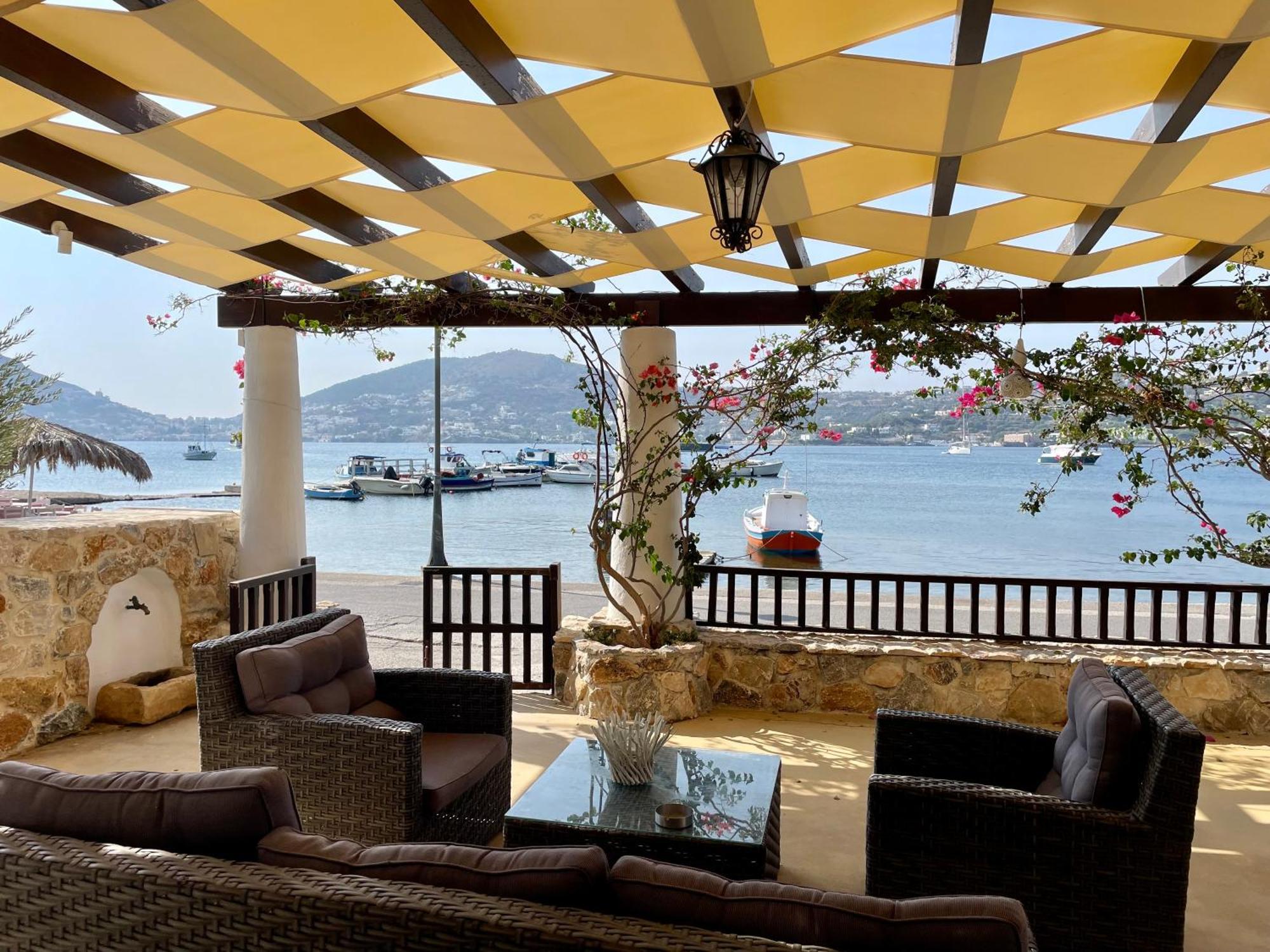 Atlazia Suites Alinda  Ngoại thất bức ảnh